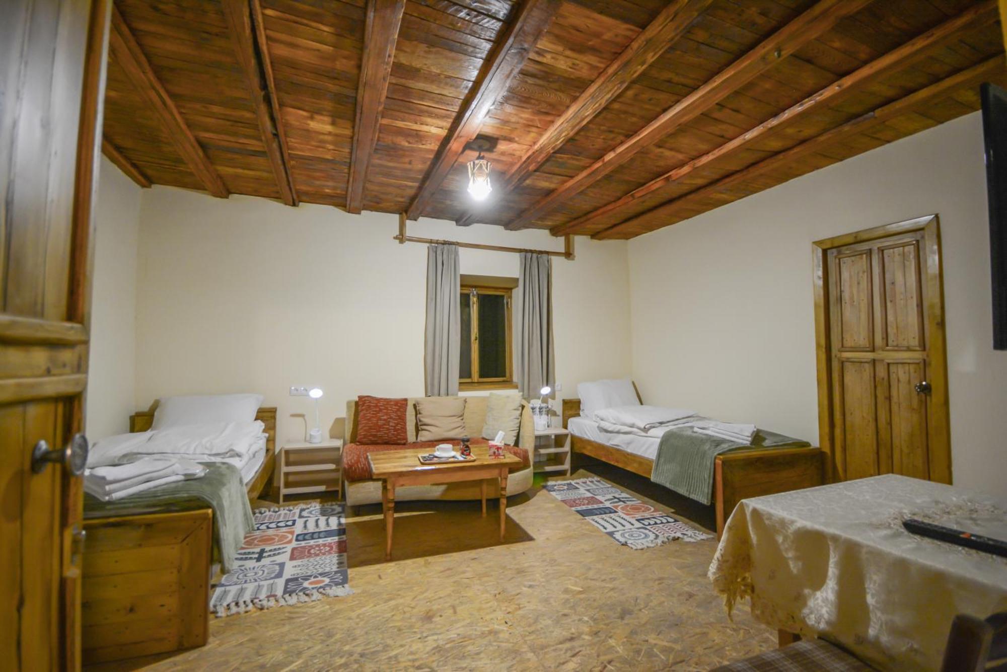 Eleven - 11 Hotel Jechegnadzor Buitenkant foto